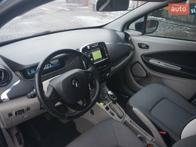 Синий Рено Зое, объемом двигателя 0 л и пробегом 149 тыс. км за 6888 $, фото 27 на Automoto.ua