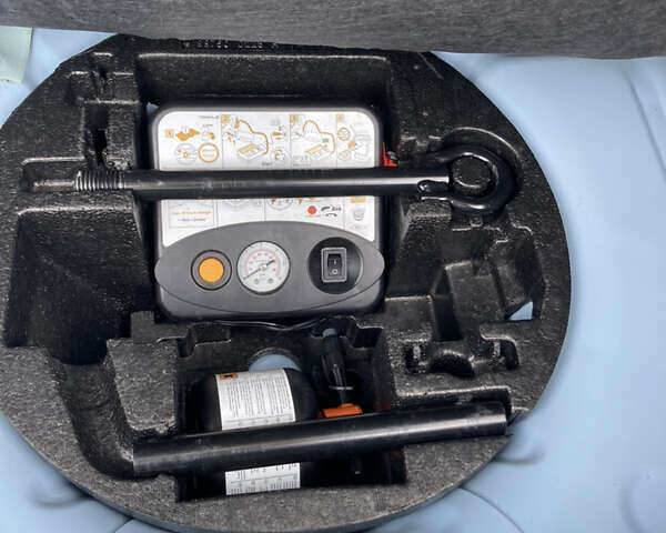Синий Рено Зое, объемом двигателя 0 л и пробегом 112 тыс. км за 8100 $, фото 3 на Automoto.ua