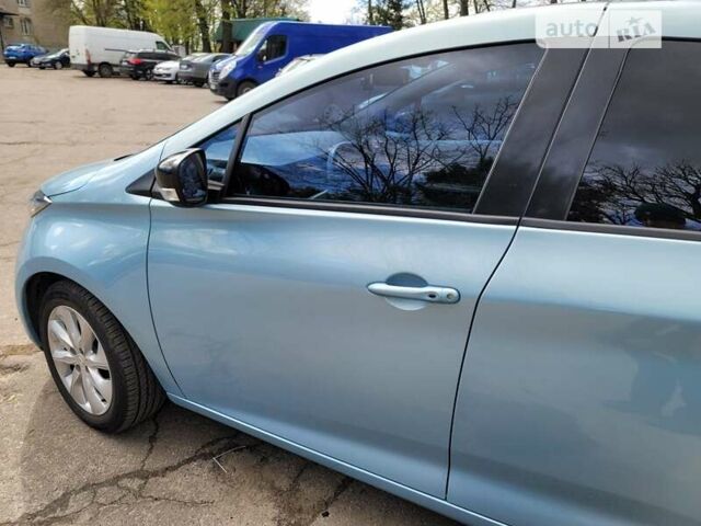 Синий Рено Зое, объемом двигателя 0 л и пробегом 76 тыс. км за 8700 $, фото 50 на Automoto.ua