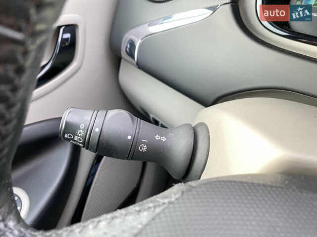 Синій Рено Зое, об'ємом двигуна 0 л та пробігом 67 тис. км за 6900 $, фото 58 на Automoto.ua