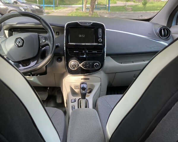 Синий Рено Зое, объемом двигателя 0 л и пробегом 112 тыс. км за 8100 $, фото 14 на Automoto.ua