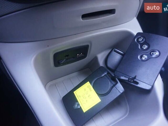 Синій Рено Зое, об'ємом двигуна 0 л та пробігом 115 тис. км за 7000 $, фото 36 на Automoto.ua