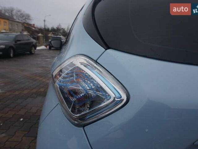 Синий Рено Зое, объемом двигателя 0 л и пробегом 149 тыс. км за 6888 $, фото 25 на Automoto.ua