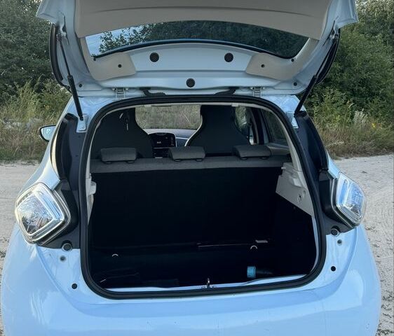 Синий Рено Зое, объемом двигателя 0 л и пробегом 110 тыс. км за 7500 $, фото 7 на Automoto.ua