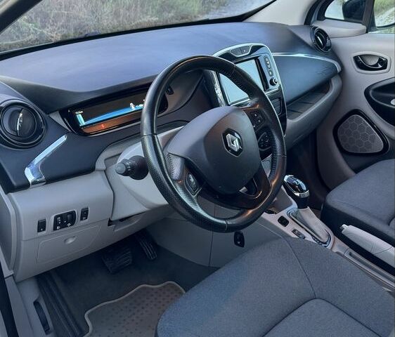Синий Рено Зое, объемом двигателя 0 л и пробегом 110 тыс. км за 7500 $, фото 2 на Automoto.ua