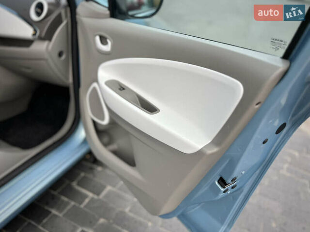 Рено Зое 2015 в Тернополе на Automoto.ua Синий Рено Зое, объемом двигателя 0 л и пробегом 98 тыс. км за 7800 $, фото 30 на Automoto.ua