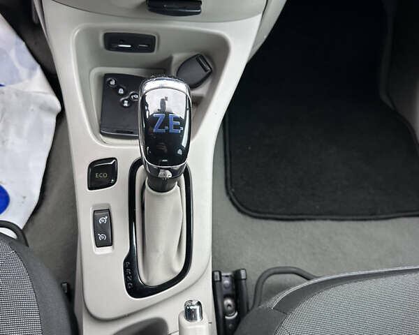 Синій Рено Зое, об'ємом двигуна 0 л та пробігом 100 тис. км за 6000 $, фото 9 на Automoto.ua