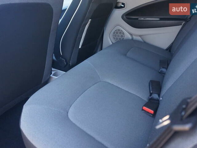 Синій Рено Зое, об'ємом двигуна 0 л та пробігом 115 тис. км за 7000 $, фото 46 на Automoto.ua