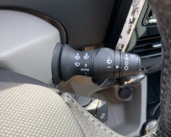 Синий Рено Зое, объемом двигателя 0 л и пробегом 112 тыс. км за 8100 $, фото 8 на Automoto.ua