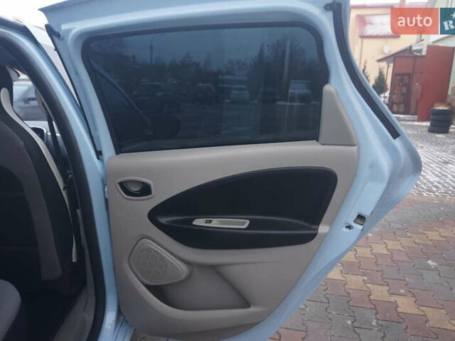 Синий Рено Зое, объемом двигателя 0 л и пробегом 149 тыс. км за 6888 $, фото 42 на Automoto.ua