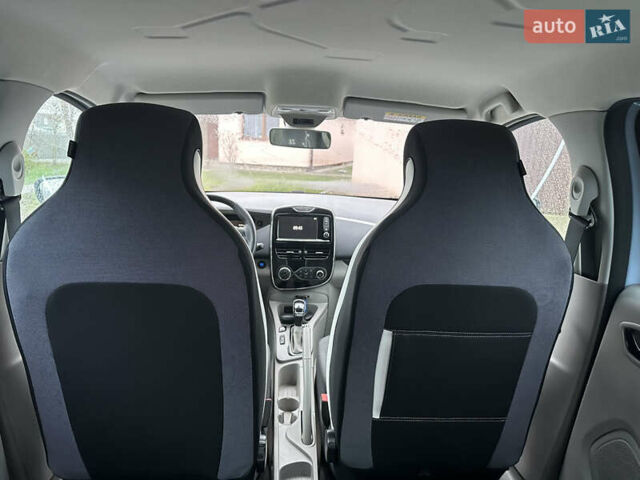 Синий Рено Зое, объемом двигателя 0 л и пробегом 22 тыс. км за 7599 $, фото 26 на Automoto.ua