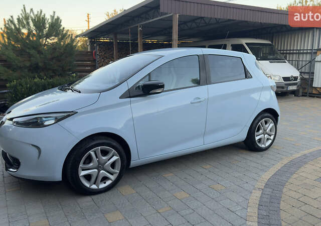 Синий Рено Зое, объемом двигателя 0 л и пробегом 141 тыс. км за 6500 $, фото 2 на Automoto.ua