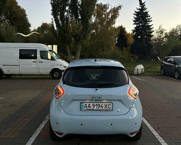 Рено Зое 2015 в Киеве на Automoto.ua Синий Рено Зое, объемом двигателя 0 л и пробегом 53 тыс. км за 6799 $, фото 23 на Automoto.ua