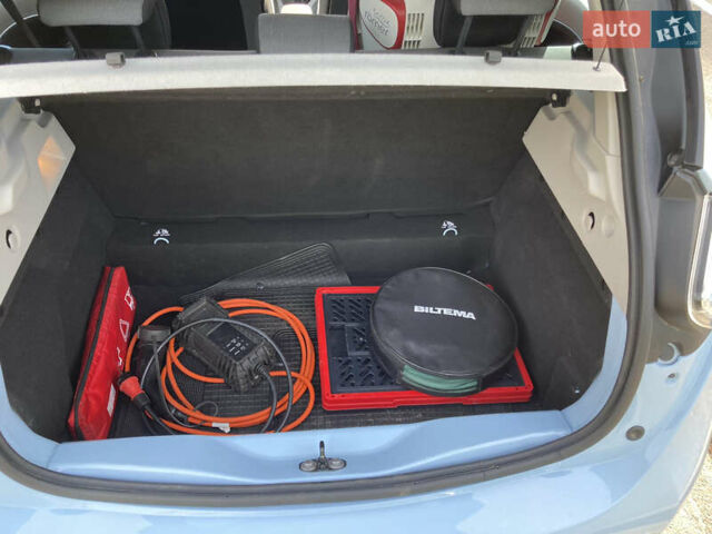 Синий Рено Зое, объемом двигателя 0 л и пробегом 112 тыс. км за 8100 $, фото 12 на Automoto.ua