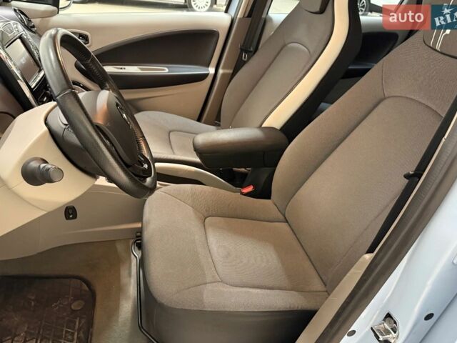 Синий Рено Зое, объемом двигателя 0 л и пробегом 117 тыс. км за 7500 $, фото 21 на Automoto.ua