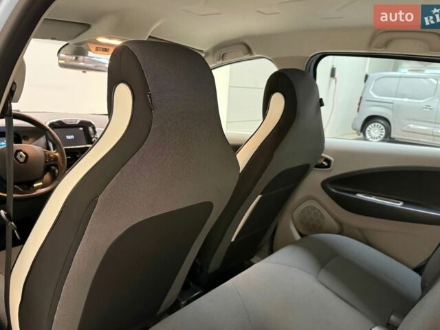 Синий Рено Зое, объемом двигателя 0 л и пробегом 117 тыс. км за 7500 $, фото 22 на Automoto.ua