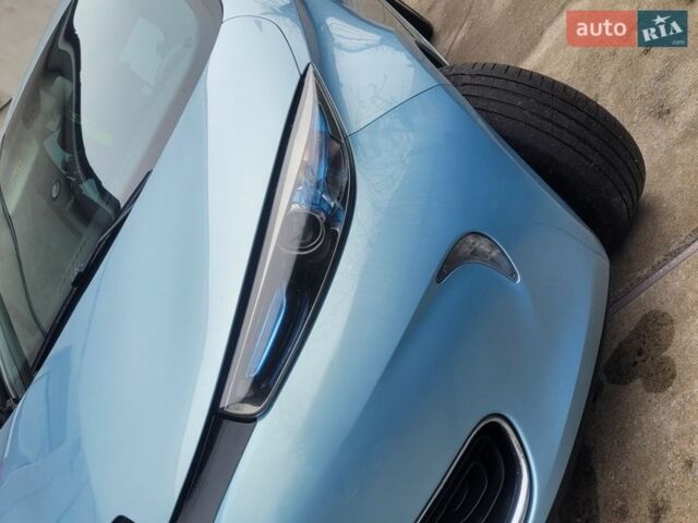 Синий Рено Зое, объемом двигателя 0 л и пробегом 178 тыс. км за 6399 $, фото 2 на Automoto.ua