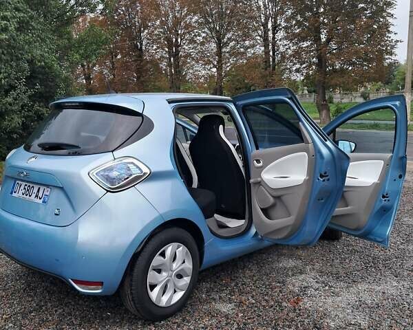 Синий Рено Зое, объемом двигателя 0 л и пробегом 72 тыс. км за 7000 $, фото 15 на Automoto.ua