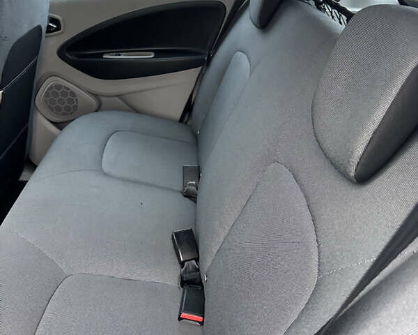 Синій Рено Зое, об'ємом двигуна 0 л та пробігом 100 тис. км за 6000 $, фото 17 на Automoto.ua