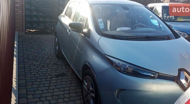 Синий Рено Зое, объемом двигателя 0 л и пробегом 65 тыс. км за 6500 $, фото 4 на Automoto.ua