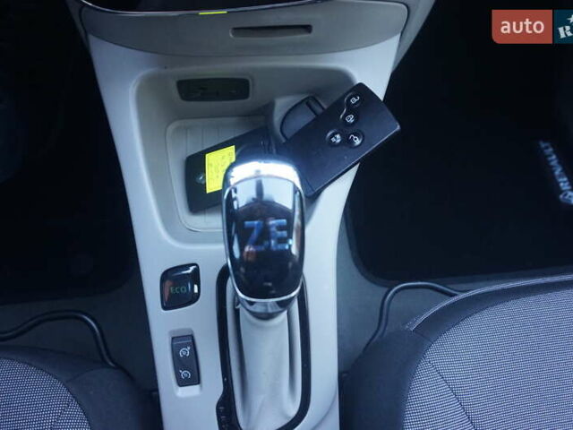 Синій Рено Зое, об'ємом двигуна 0 л та пробігом 115 тис. км за 7000 $, фото 37 на Automoto.ua