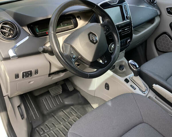 Синий Рено Зое, объемом двигателя 0 л и пробегом 112 тыс. км за 8100 $, фото 20 на Automoto.ua