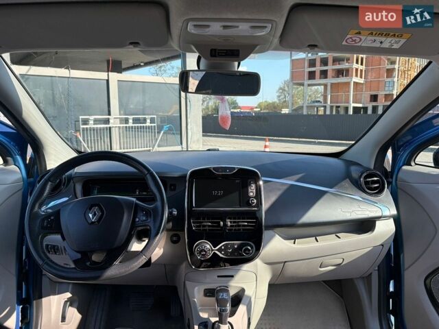 Синий Рено Зое, объемом двигателя 0 л и пробегом 124 тыс. км за 6999 $, фото 16 на Automoto.ua