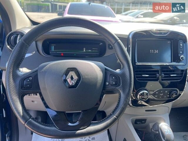 Синий Рено Зое, объемом двигателя 0 л и пробегом 95 тыс. км за 6900 $, фото 14 на Automoto.ua