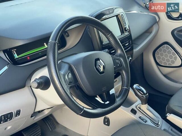 Синий Рено Зое, объемом двигателя 0 л и пробегом 105 тыс. км за 7150 $, фото 23 на Automoto.ua