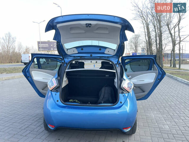 Синий Рено Зое, объемом двигателя 0 л и пробегом 93 тыс. км за 7599 $, фото 65 на Automoto.ua