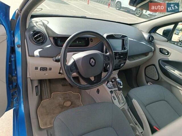 Синий Рено Зое, объемом двигателя 0 л и пробегом 77 тыс. км за 6500 $, фото 6 на Automoto.ua