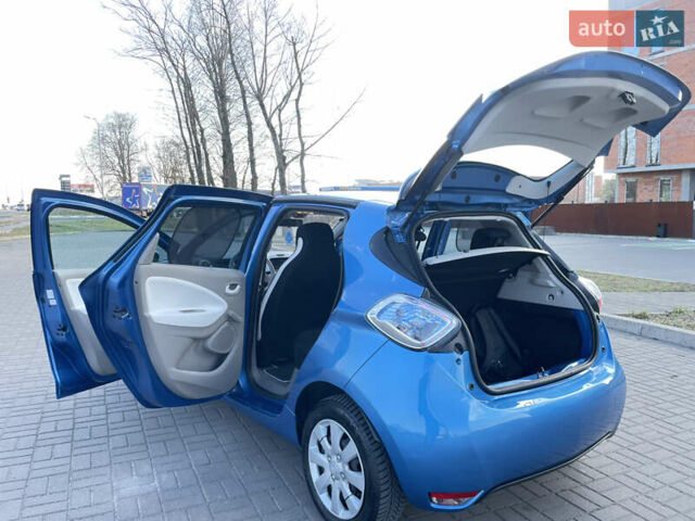 Синий Рено Зое, объемом двигателя 0 л и пробегом 93 тыс. км за 7599 $, фото 63 на Automoto.ua