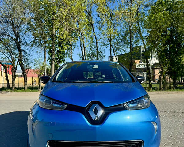 Синий Рено Зое, объемом двигателя 0 л и пробегом 84 тыс. км за 7900 $, фото 1 на Automoto.ua