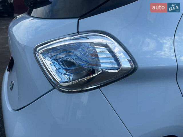 Синий Рено Зое, объемом двигателя 0 л и пробегом 181 тыс. км за 6600 $, фото 8 на Automoto.ua