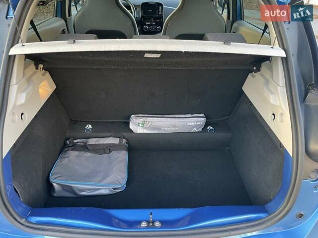 Синий Рено Зое, объемом двигателя 0 л и пробегом 105 тыс. км за 7150 $, фото 20 на Automoto.ua