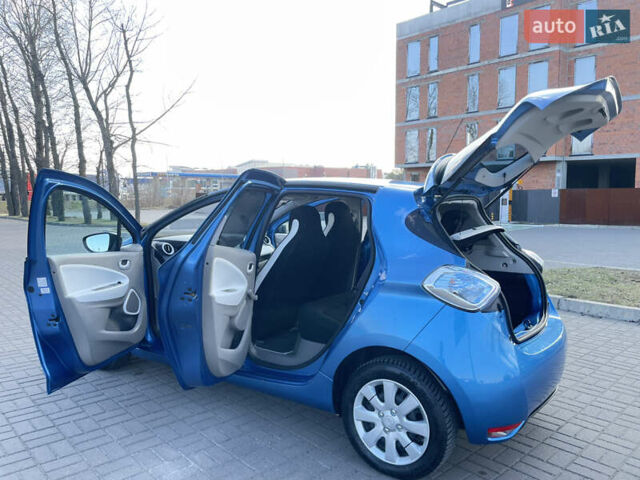 Синий Рено Зое, объемом двигателя 0 л и пробегом 93 тыс. км за 7599 $, фото 62 на Automoto.ua