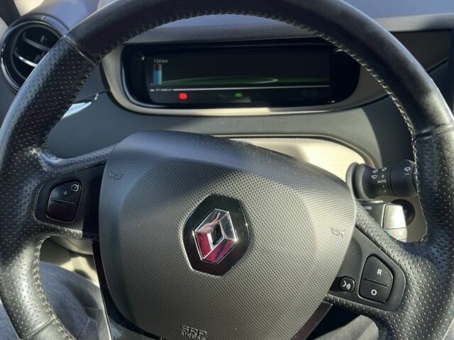 Синий Рено Зое, объемом двигателя 0 л и пробегом 171 тыс. км за 6499 $, фото 7 на Automoto.ua