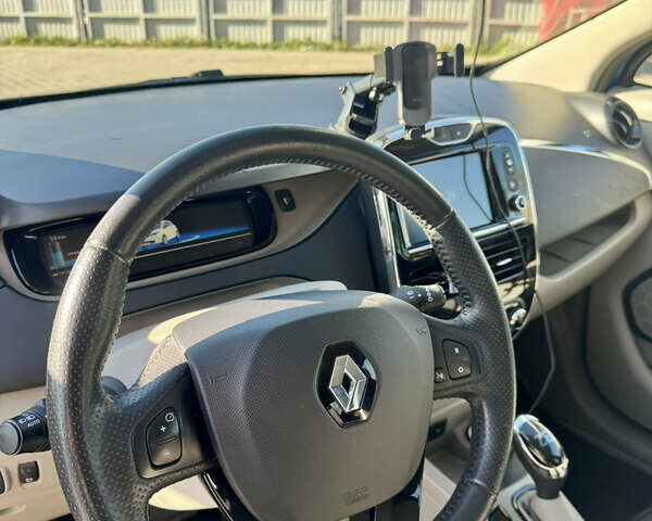 Синий Рено Зое, объемом двигателя 0 л и пробегом 84 тыс. км за 7900 $, фото 10 на Automoto.ua