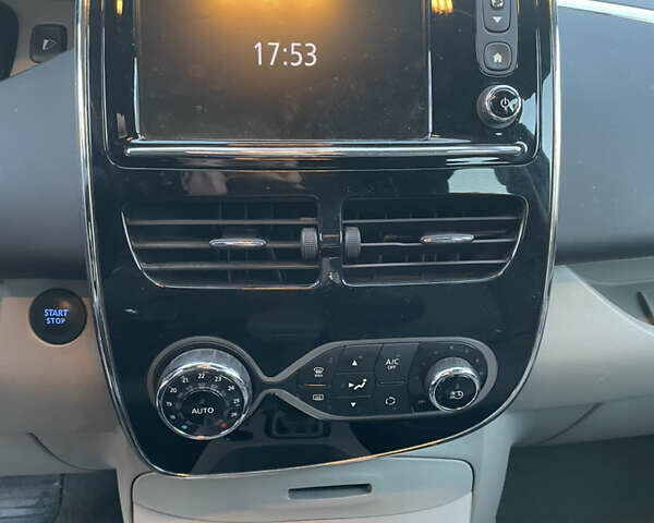 Рено Зое 2016 у Луцьку на Automoto.ua Синій Рено Зое, об'ємом двигуна 0 л та пробігом 71 тис. км за 7300 $, фото 22 на Automoto.ua