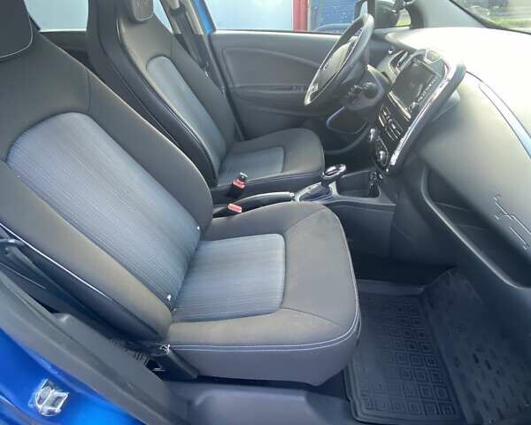 Синий Рено Зое, объемом двигателя 0 л и пробегом 240 тыс. км за 7600 $, фото 10 на Automoto.ua