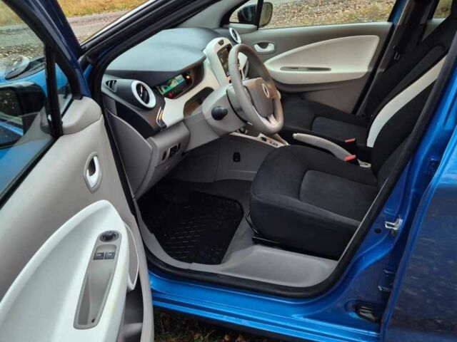 Рено Зое 2016 у Києві на Automoto.ua Синій Рено Зое, об'ємом двигуна 0 л та пробігом 65 тис. км за 5900 $, фото 6 на Automoto.ua