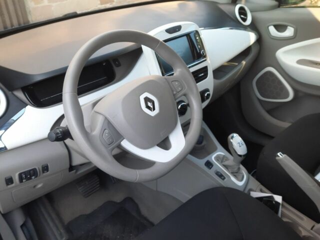 Синий Рено Зое, объемом двигателя 0 л и пробегом 130 тыс. км за 3900 $, фото 4 на Automoto.ua