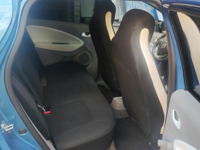 Синий Рено Зое, объемом двигателя 0 л и пробегом 77 тыс. км за 7999 $, фото 6 на Automoto.ua