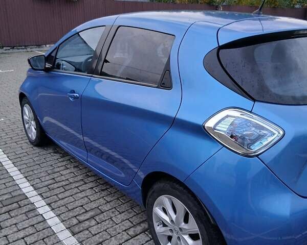 Синий Рено Зое, объемом двигателя 0 л и пробегом 84 тыс. км за 7800 $, фото 2 на Automoto.ua