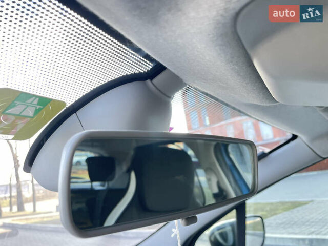 Синий Рено Зое, объемом двигателя 0 л и пробегом 93 тыс. км за 7599 $, фото 33 на Automoto.ua
