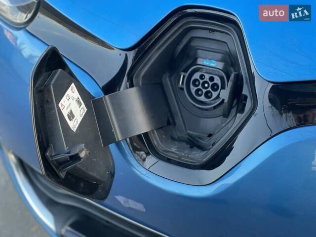 Синий Рено Зое, объемом двигателя 0 л и пробегом 105 тыс. км за 7150 $, фото 43 на Automoto.ua