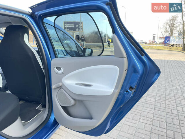 Синий Рено Зое, объемом двигателя 0 л и пробегом 93 тыс. км за 7599 $, фото 46 на Automoto.ua