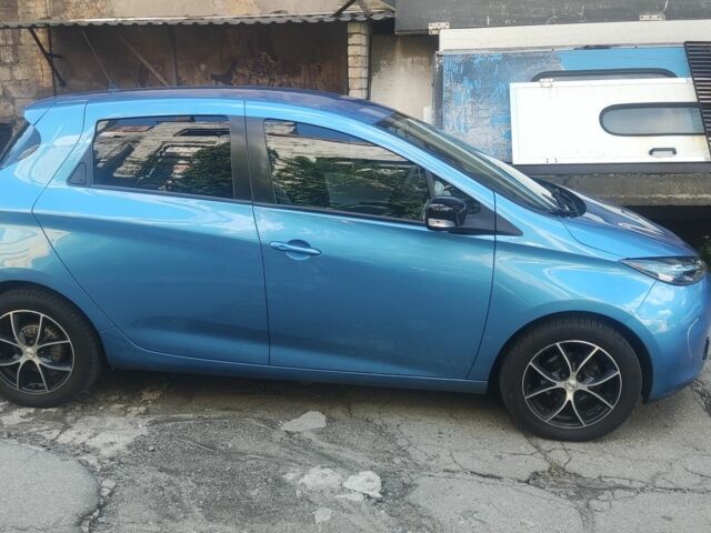 Синий Рено Зое, объемом двигателя 0 л и пробегом 77 тыс. км за 7999 $, фото 2 на Automoto.ua