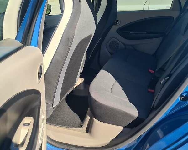 Синий Рено Зое, объемом двигателя 0 л и пробегом 78 тыс. км за 8000 $, фото 9 на Automoto.ua