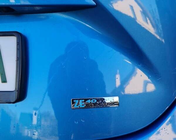 Синий Рено Зое, объемом двигателя 0 л и пробегом 130 тыс. км за 8900 $, фото 5 на Automoto.ua